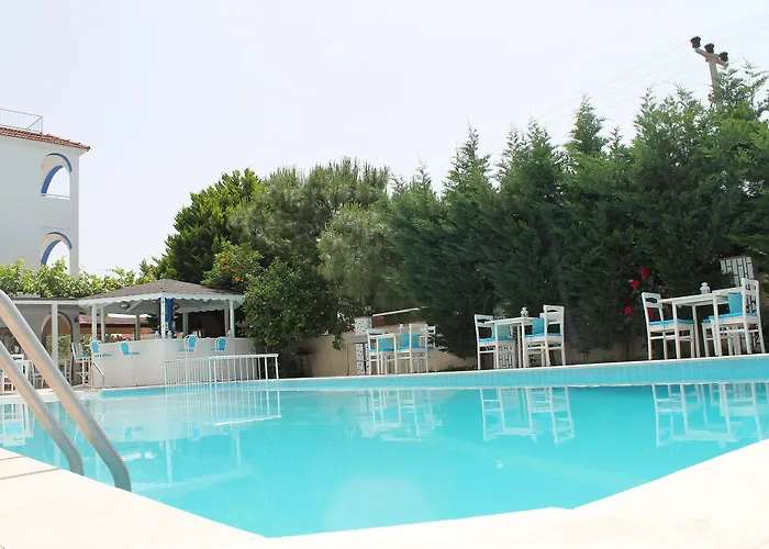 מלון Altinyaz 3*