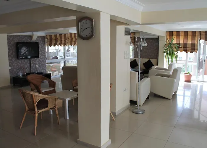 מלון Altinyaz 3*