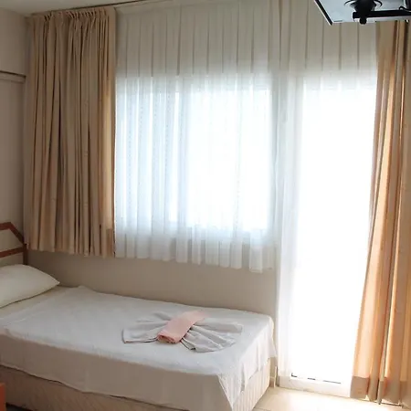 Hotel Altinyaz 3*